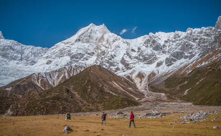 On the way to Larkya La