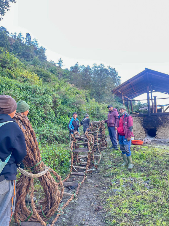 Rope preparation for honey hunting