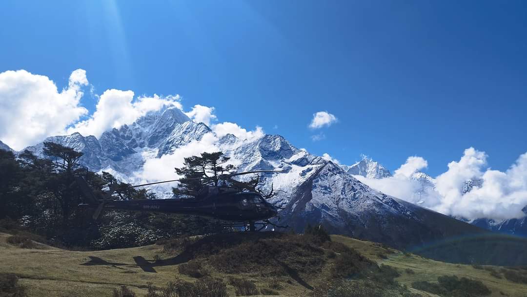 Heli tour of everest region