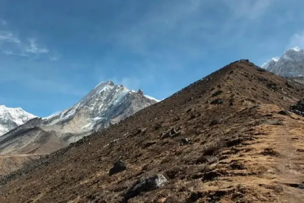 Amphu Lapcha Pass Trek