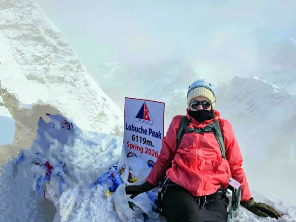 Lobuche Summit