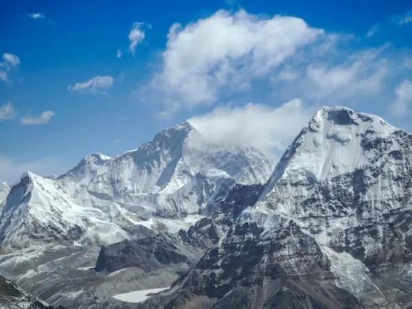 Mt Makalu Amphu Lapcha Pass Trek