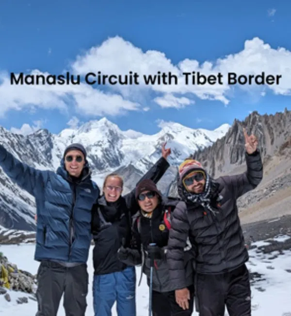 Ricarda and Timo on the Tibetian Border during the Manaslu circuit with Tibet Border Trek